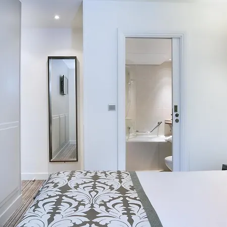 Louvre Opera Hotel 3*