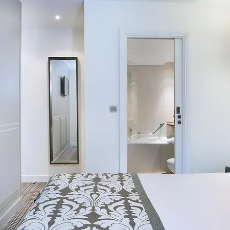 Louvre Opera Hotel
