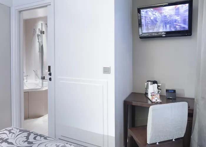 Ξενοδοχείο Louvre Opera 3*